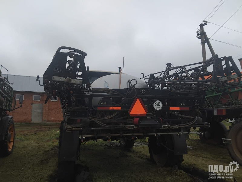 Опрыскиватель самоходный Versatile SP 275